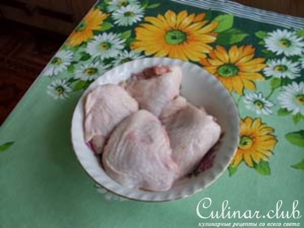 Куриные бедрышки с яблочным пюре