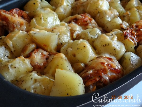 Кура домашняя духовая с картофелем