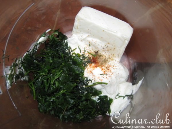 Куриные бедрышки под сырным соусом