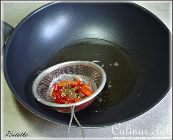 Цыплёнок с арахисом.