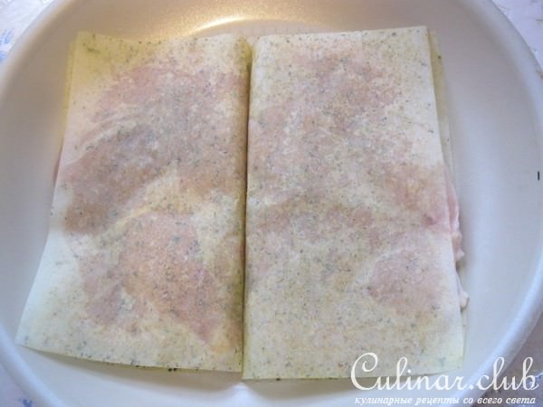 Курица с жёлтым рисом и чесночным соусом
