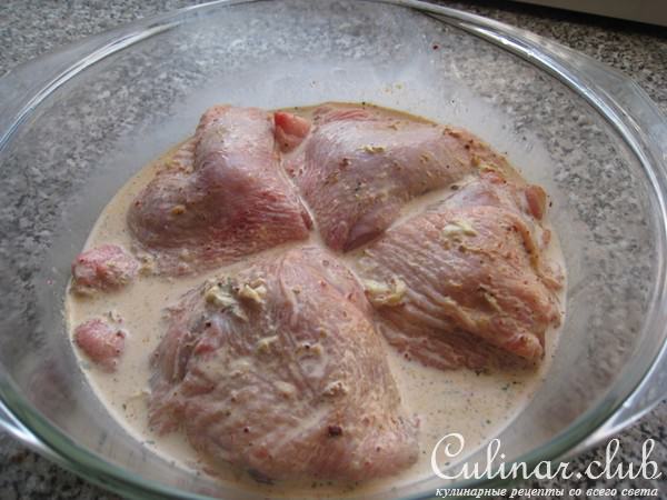 Курица с миндалем запеченная в сливках