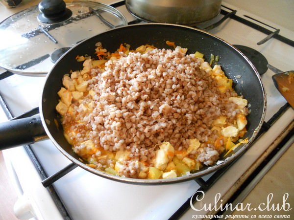 Гречка с курицей и овощами "Сюрприз"