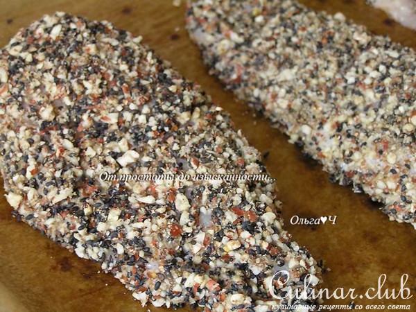 Куриные грудки в ореховой панировке с кунжутом
