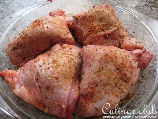 Курица с миндалем запеченная в сливках