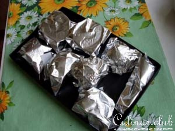 Куриные бедрышки с яблочным пюре