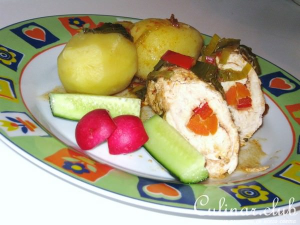 Рулеты из куриной грудки с овощами