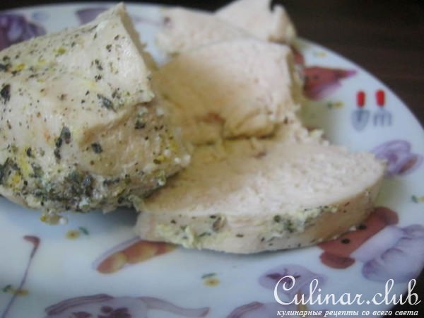 Куриная грудка с прованскими травами, томленая в молоке+ соус