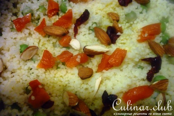 Копченая утиная грудка с кускусом в марокканском стиле
