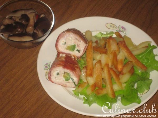Рулетики куриные с заморской начинкой.