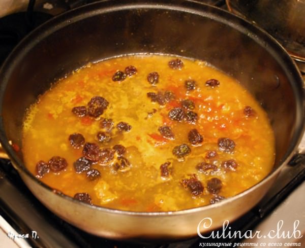 Куриные грудки с курагой и изюмом