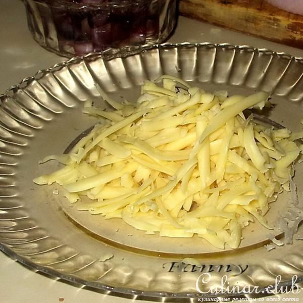 Цыпленок, без костей, фаршированный виноградом и сыром