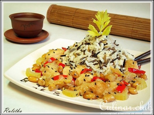 Цыплёнок с арахисом.