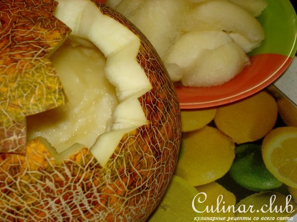 куриное филе с сыром запечённое в дыне