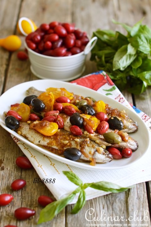 Рыба запеченная с маслинами. кизилом и кедровыми орешками.