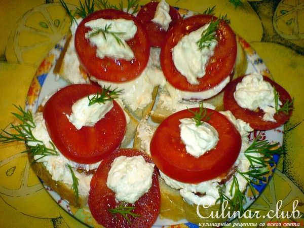 Бутерброды с брынзой и помидорами