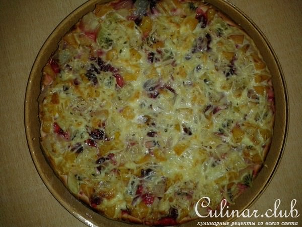 Фруктовая пицца с клюквой.