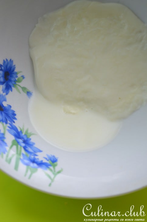 Мешочки из моцареллы с фруктами
