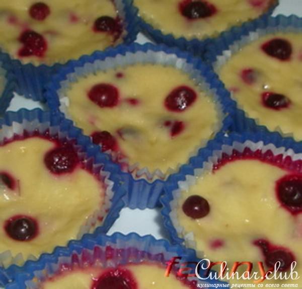Чизкейки с белым шоколадом и клюквой