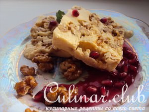      (Walnut Parfait with Pomegranate sauce)