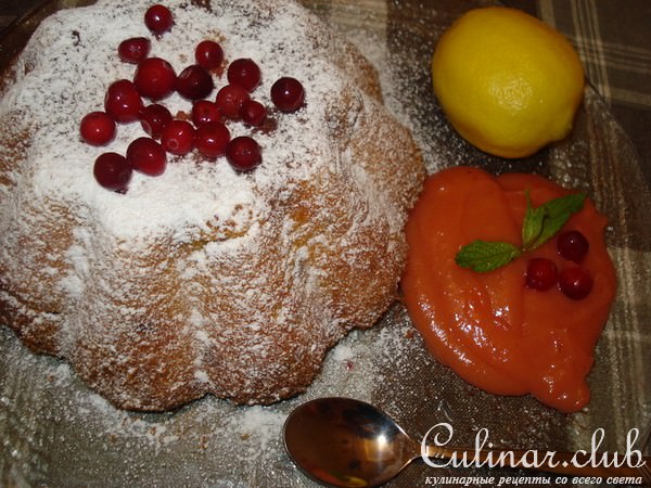 творожная запеканка с изюмом и фисташками