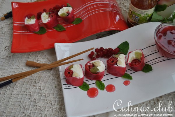 Сладкие сырные роллы в рисовой бумаге с пикантным соусом