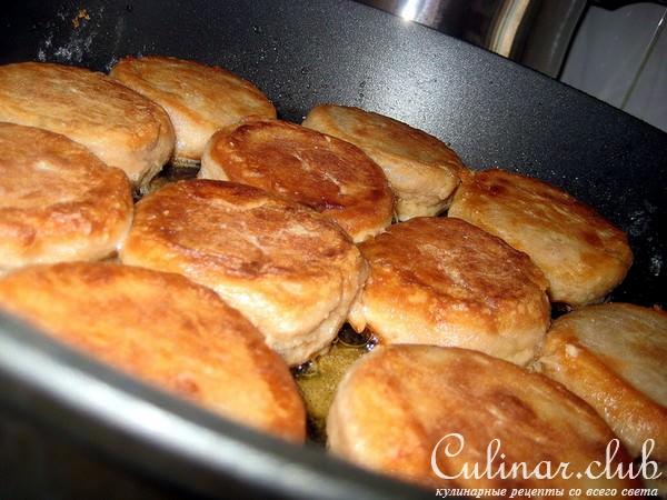 Какао - сырники с апельсиновым соусом.