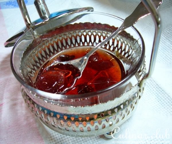 Желейное варенье из клубники