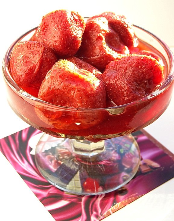 Клубника в коньяке