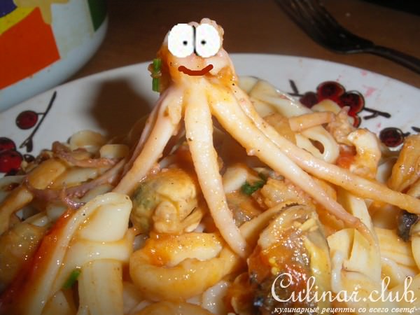 макароны с морскими гадами