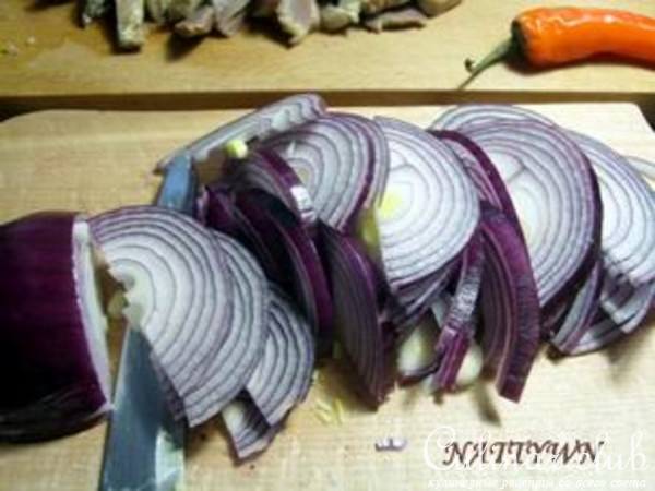 Куриные желудки по-корейски.