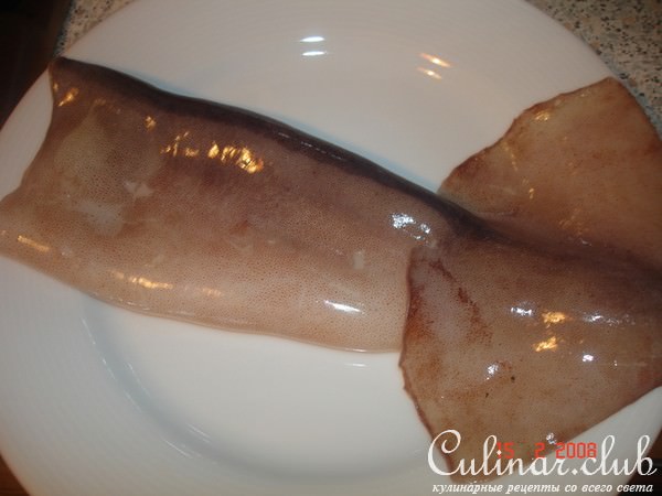 Кальмары с грибами, крабами и сливочным сыром