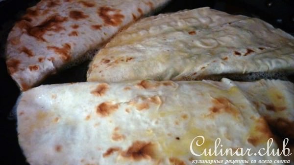 Лепешка с сырной начинкой (быстро,вкусно,просто!)