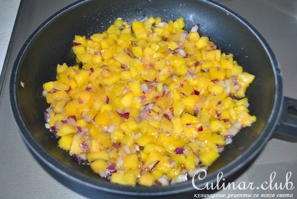Мини-шашлычки с манговым чатни