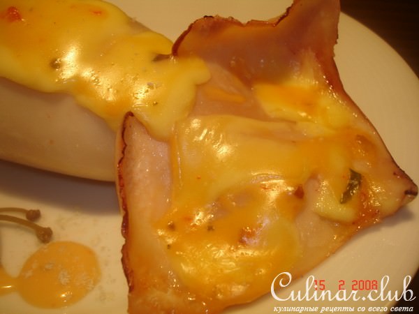 Кальмары с грибами, крабами и сливочным сыром