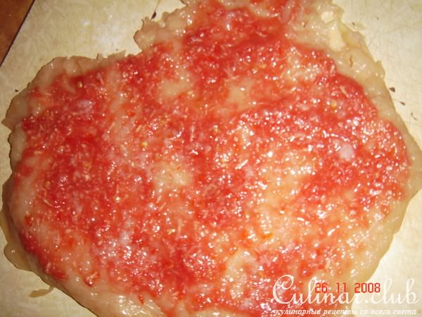 Рулетик из курицы с ветчиной,каперсами,сливочным сыром и вином