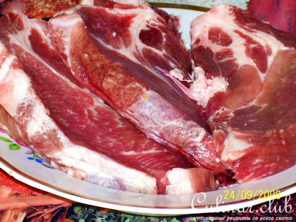 Рулетики из свинины с грибами, сыром и копченой грудинкой