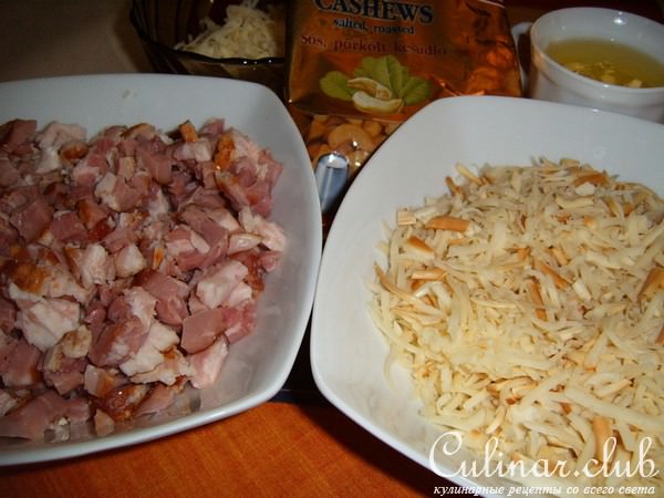 ХЛЕБНЫЕ РОЛИКИ С СЫРОМ И САЛОМ „BACON”
