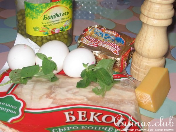 Омлет с беконом, горошком и мятой