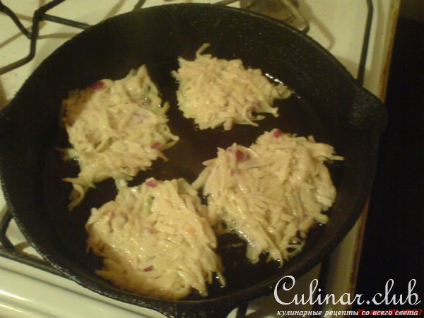 Драники с муссом из форели