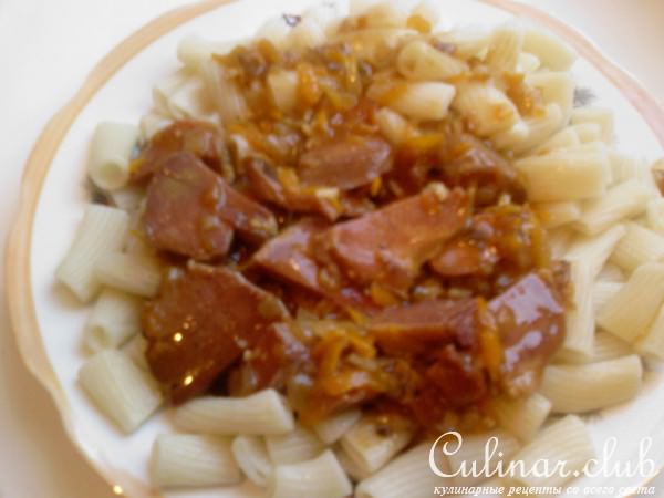 Язычки, тушёные в сливочном пикантном соусе с овощами