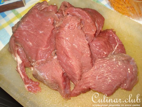 Мясо, вино и зеленые яблоки