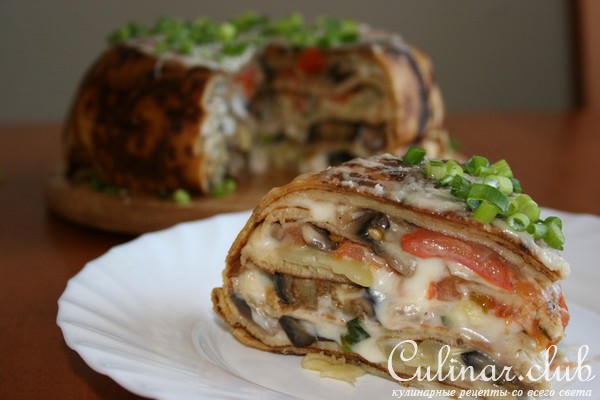 Блинчатый пирог с цуккини, баклажанами и грибами