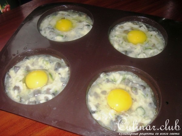 Грибное суфле с цуккини и перепелиными яйцами