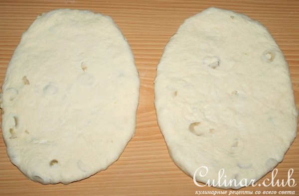 Фугасс с оливками