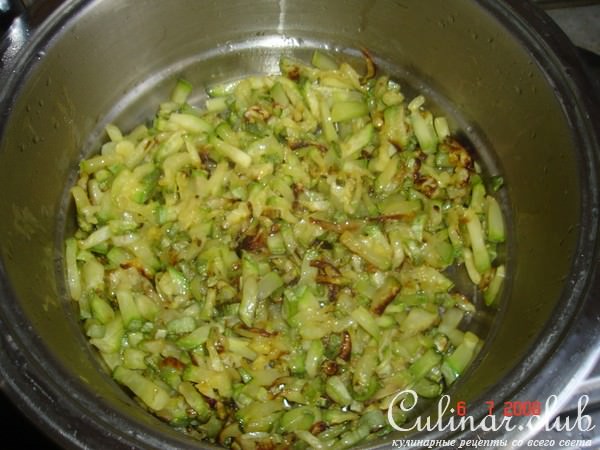 Салат с яйцом пашот