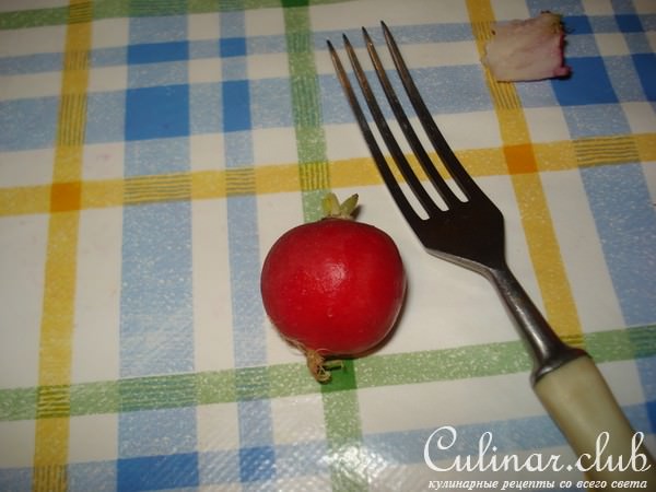 УКРАШЕНИЕ ЦВЕТЫ ИЗ РЕДИСА (не для оценки)