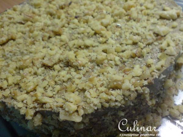 Торт-паштет из телячьей печени с шампиньонами и грецкими орехами.