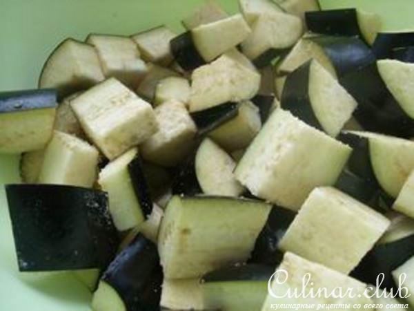 Бозбаши с баклажанами, стручковой фасолью и курицей.