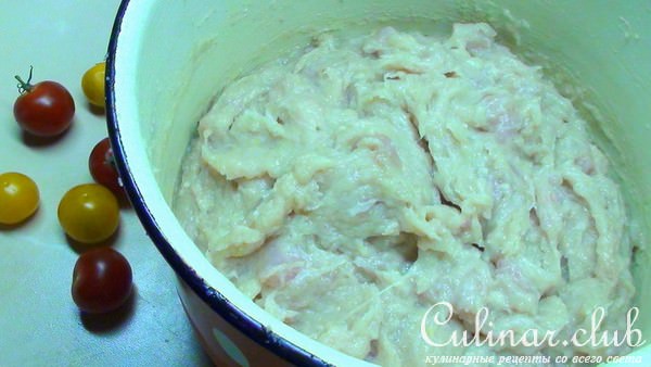 Террин из курицы с фисташками под сырной корочкой.